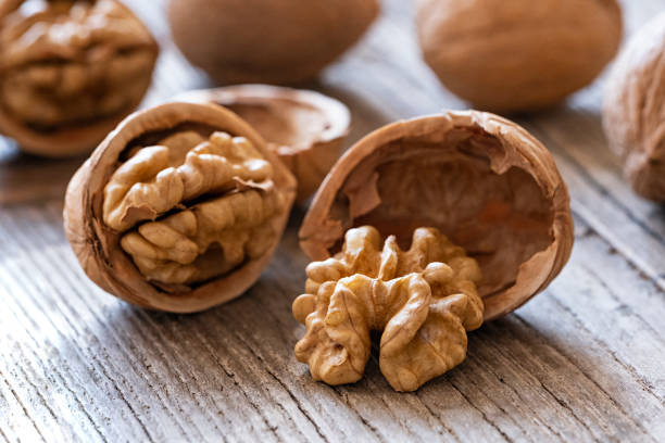 10 Nuts and Seeds Loaded with Protein (and How to Eat Them for Maximum Health Benefits) | 10 नट्स और सीड्स जो प्रोटीन से भरपूर हैं (और उन्हें स्वास्थ्य के लिए सबसे अच्छे तरीके से कैसे खाएं)