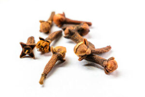 Why Should You Drink Clove Tea After Meals? | भोजन के बाद लौंग की चाय क्यों पीनी चाहिए?